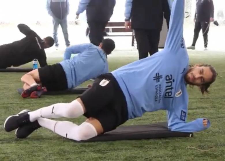 La Celeste trabaj� con cinco futbolistas