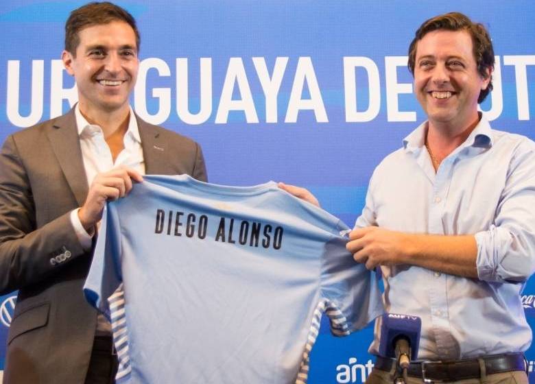 Primera conferencia de prensa de Diego Alonso como t�cnico de Uruguay - 04/01/2022